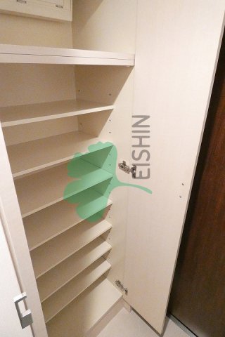 玄関　下駄箱もしっかりついてます！