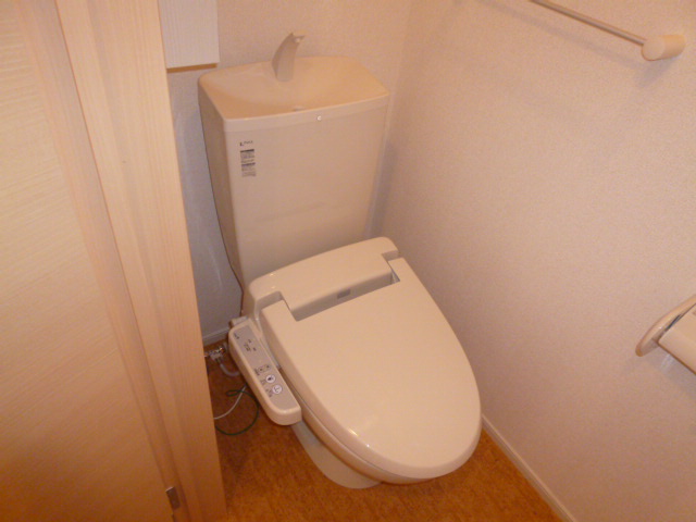 トイレ　温水洗浄便座