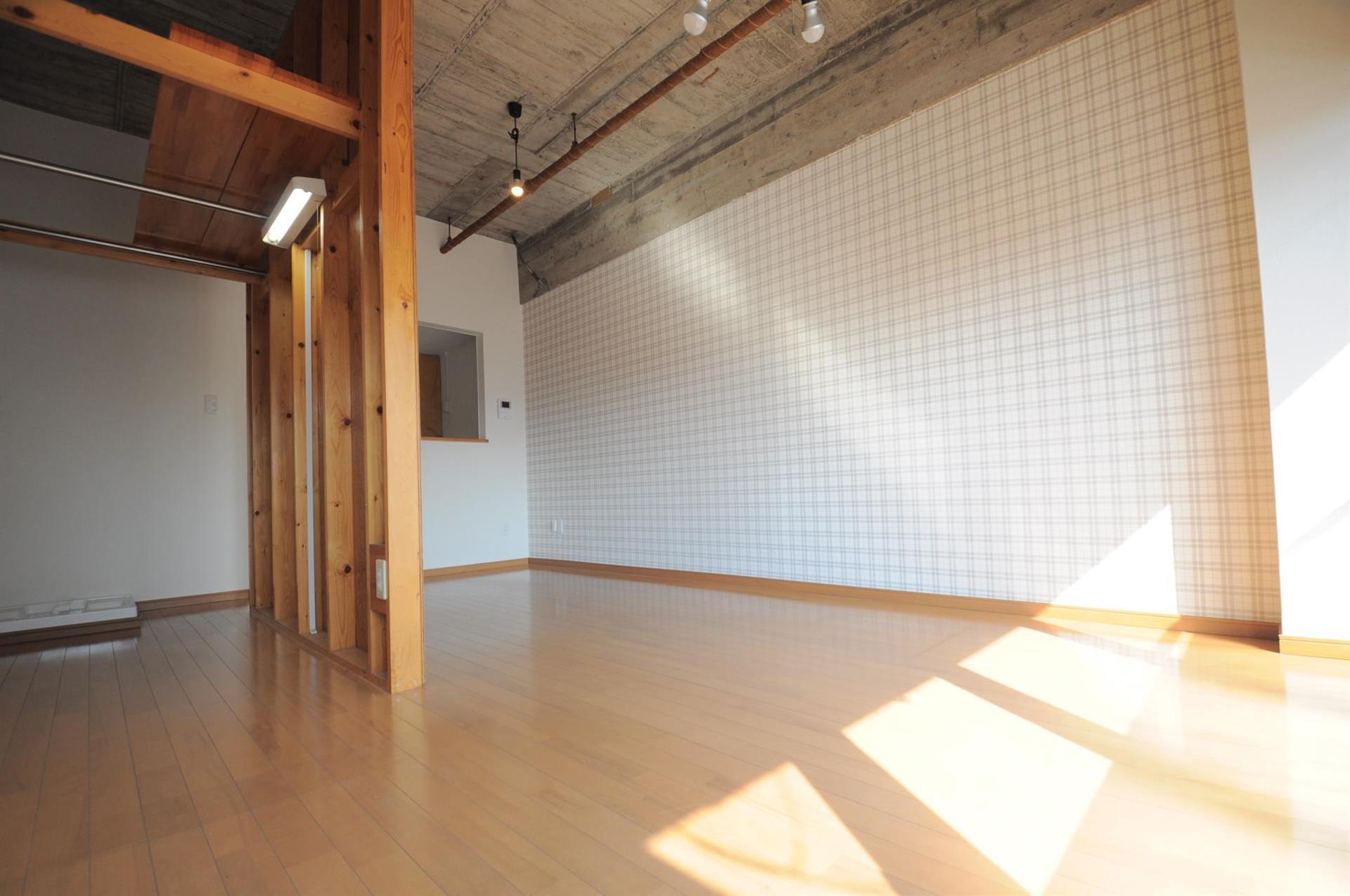 居室・リビング　お洒落な造りの室内にリフォーム