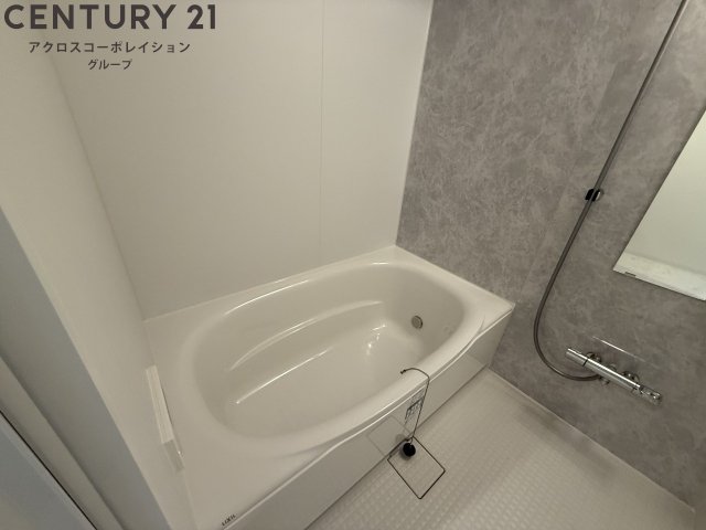 バス・シャワールーム　浴室乾燥機・追い炊き機能付きで便利☆