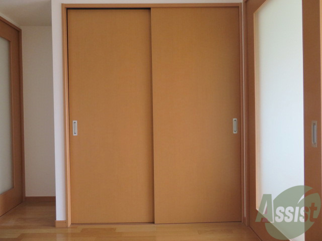 収納　クローゼットです。大きい荷物もしまうことができます。