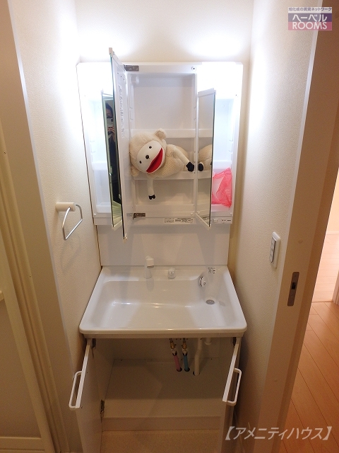 洗面設備　●[3号室タイプの内装]　ｂｙアメニティハウス