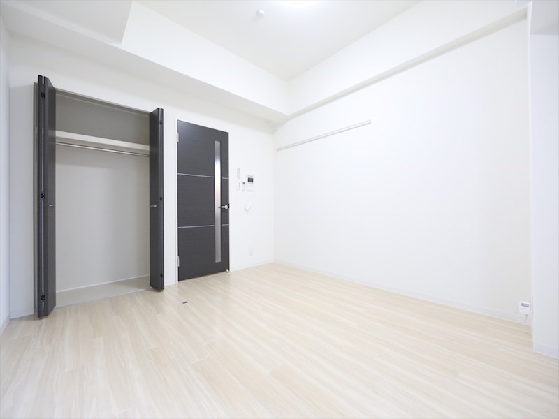 居室・リビング　洋室8.5帖　クローゼット付（収納充実してます）