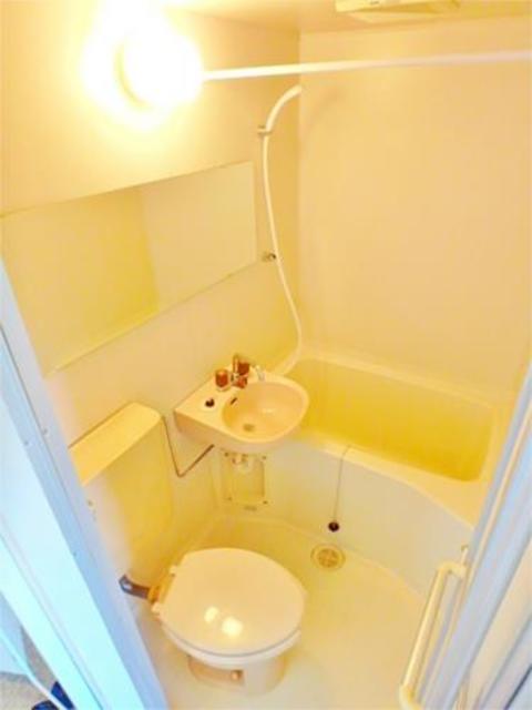 バス・シャワールーム　大きめ鏡あり