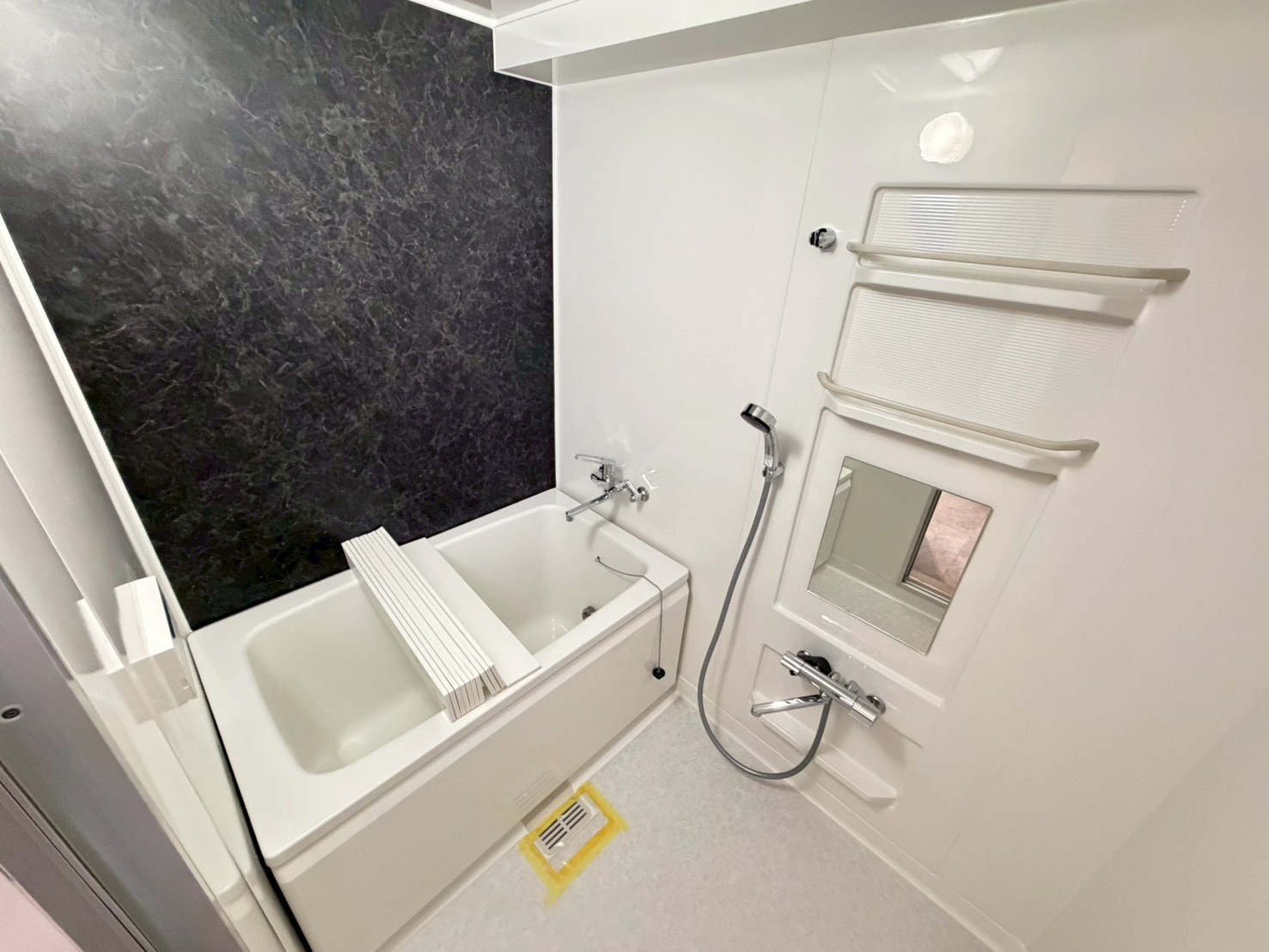 バス・シャワールーム　浴室