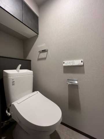 トイレ　※他部屋の同じ間取りの写真になります。