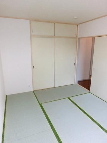 居室・リビング　明るい和室６帖