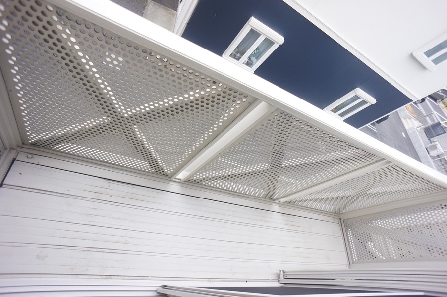 バルコニー　２階南側にバルコニーあります！