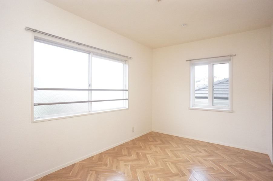 ドラックストア　クリエイトエス・ディー新鎌倉手広店（ドラッグストア）まで887m