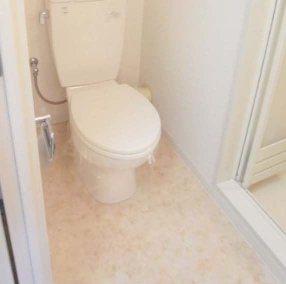 トイレ　★コンセント有、温水洗浄便座取り付け可能★