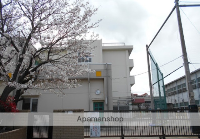 小学校　横浜市立北綱島小学校（小学校）まで582m