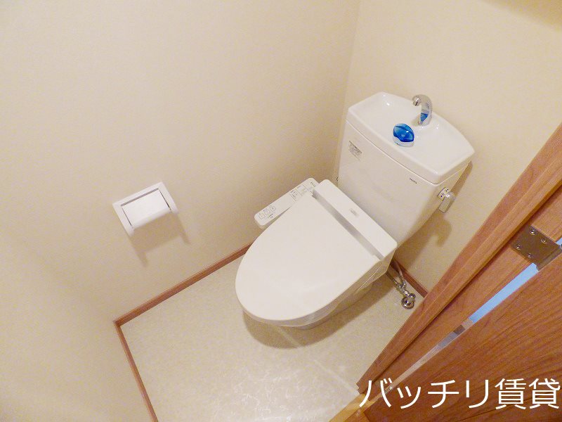 トイレ　別号室写真の為現況を優先致します。