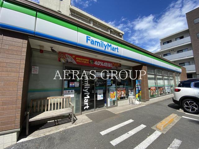 コンビニ　ファミリーマート 杉並下高井戸二丁目店（コンビニ）まで598m