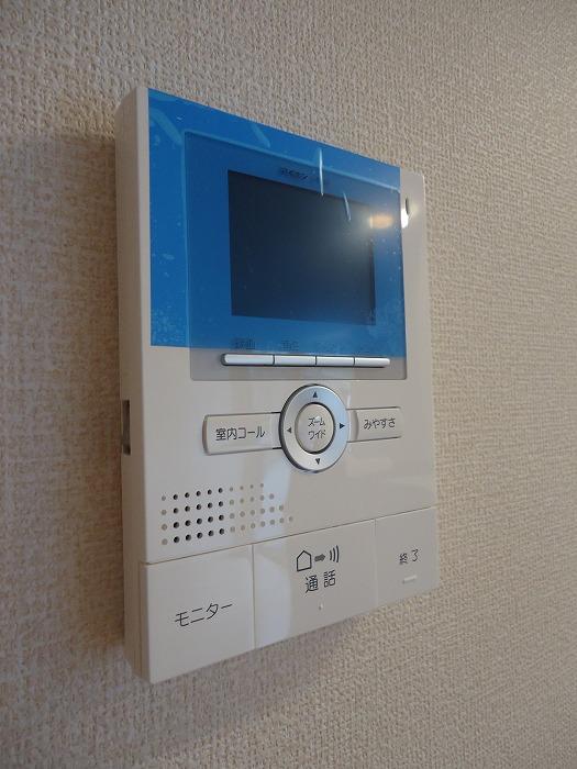 セキュリティ　※TV付インターホン！ 来訪者の顔が見えるから安心☆