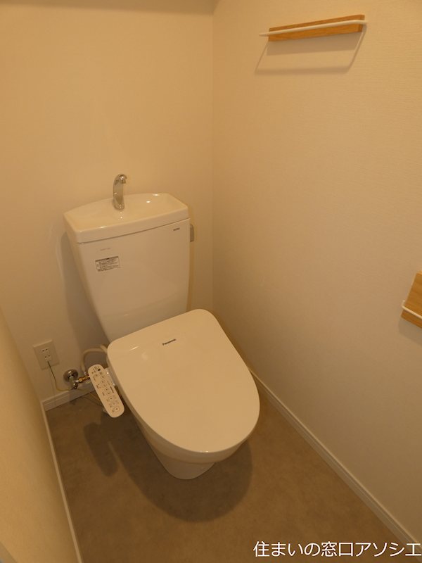 トイレ　ウォシュレット便座