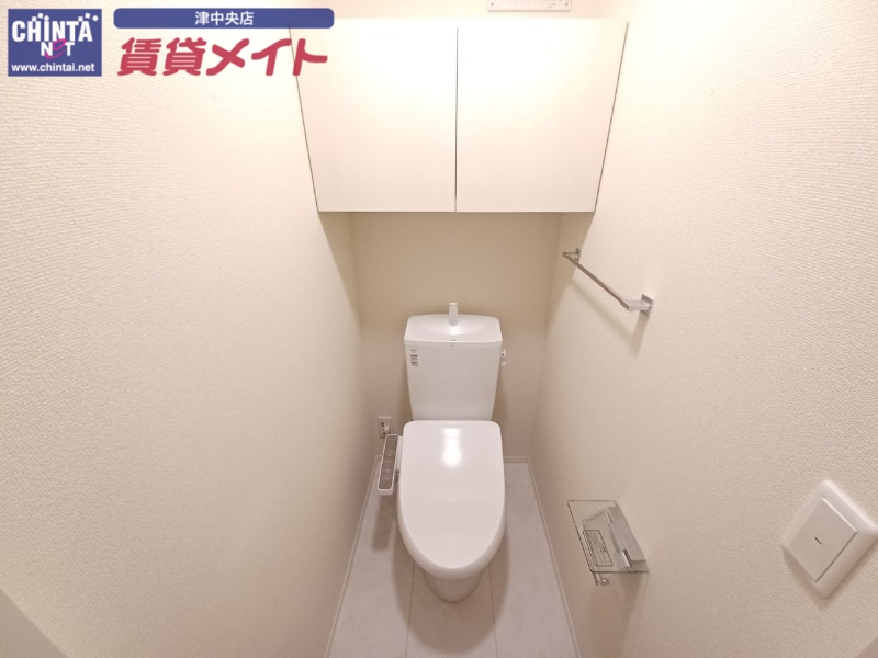 トイレ　同型参考写真