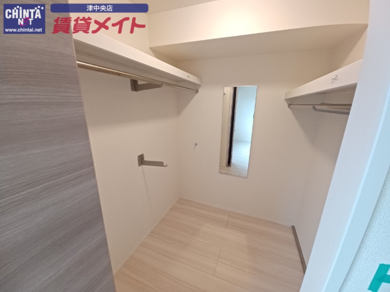 収納　同型参考写真