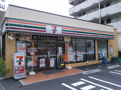 コンビニ　セブンイレブン（コンビニ）まで624m