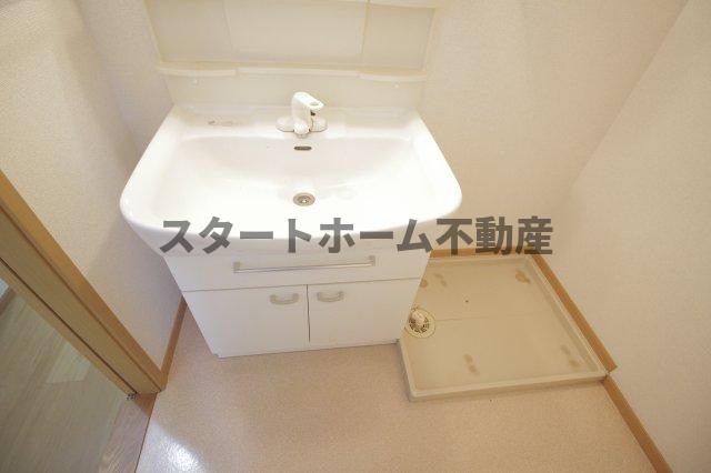 洗面設備　脱衣スペースもあります
