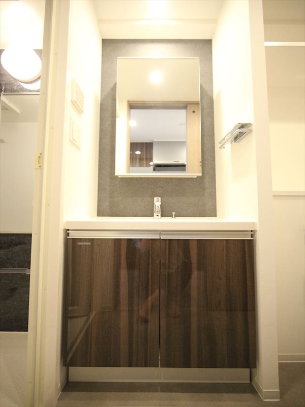 洗面設備　脱衣所　独立洗面台