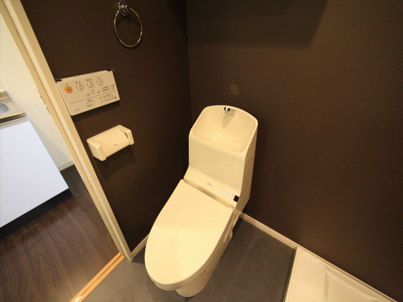 トイレ　温水洗浄暖房便座付トイレ
