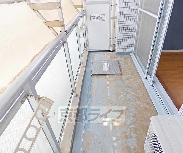 バルコニー　広々としたバルコニーです。