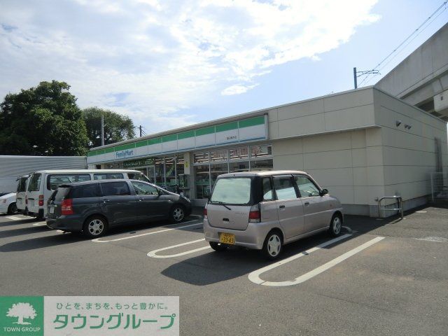 コンビニ　ファミリーマート（コンビニ）まで184m