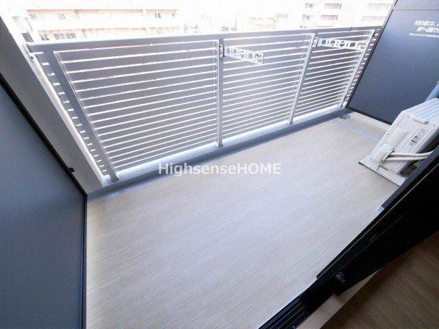 バルコニー　外からの目が気にならないバルコニーで洗濯物が干せます