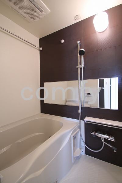 バス・シャワールーム　追炊き・浴室乾燥機付きバス