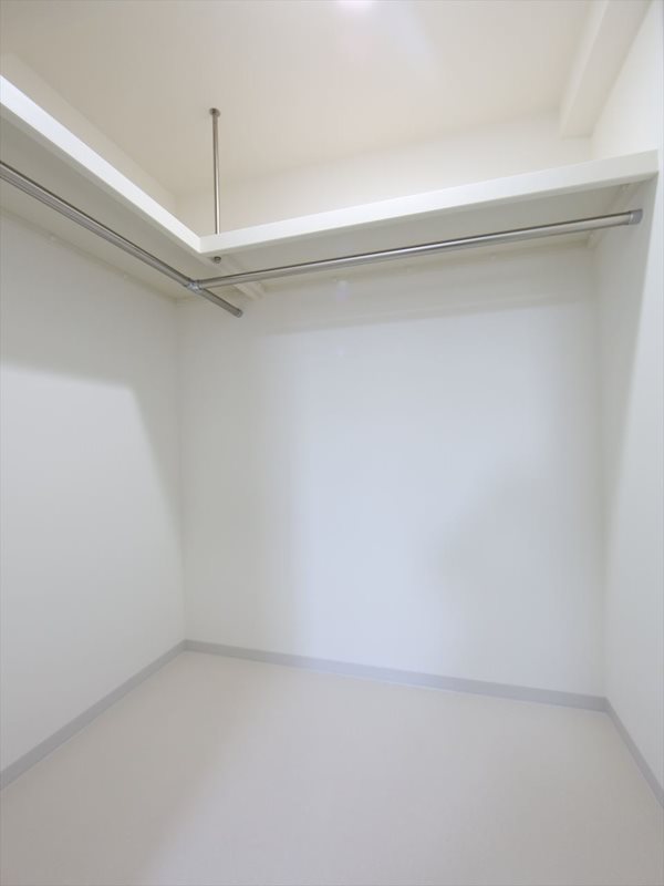 収納　ウォークインクローゼット（収納充実してます）