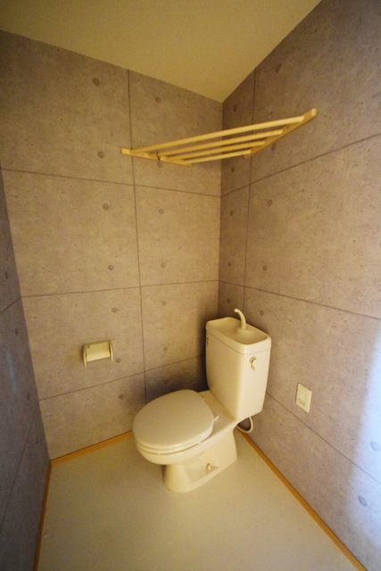 トイレ　～やっぱりバストイレ別ですよね～