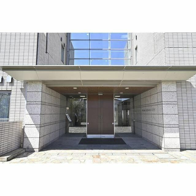 エントランス　清潔なエントランスです