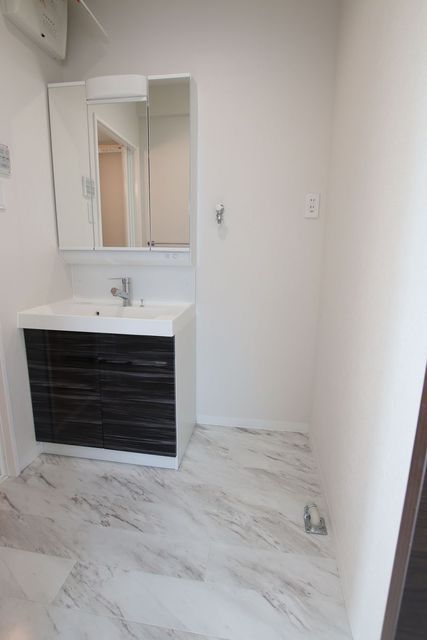 洗面設備　洗髪洗面化粧台＆洗濯機置き場