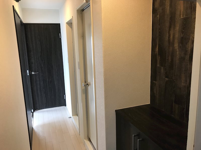 玄関　※別部屋　現状と異なる(廊下正面の扉ありません)