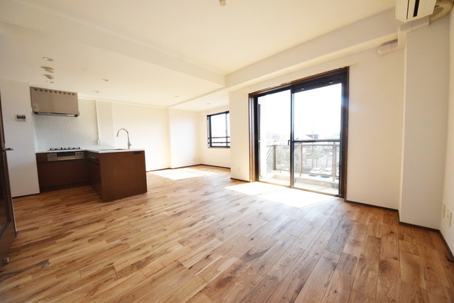 居室・リビング　☆広々お部屋☆