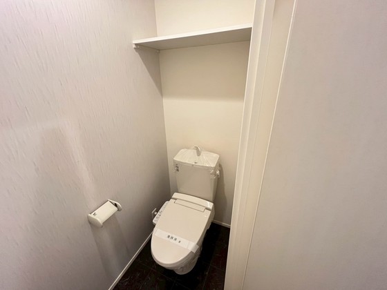 トイレ　※別号室の写真です。