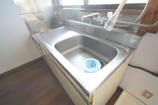 キッチン　※別部屋参考写真