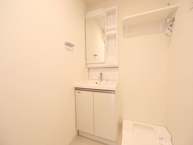 洗面設備　脱衣所　独立洗面台　収納スペース有