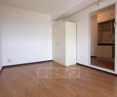 居室・リビング　７．５帖洋室です。