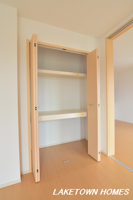 収納　西側洋室のクローゼットです。