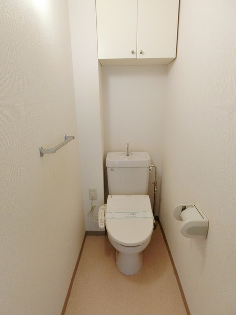 トイレ　温水洗浄便座付き！