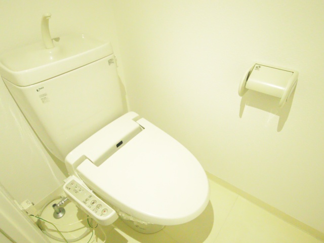 トイレ　※別室の参考写真の為、現況優先です。