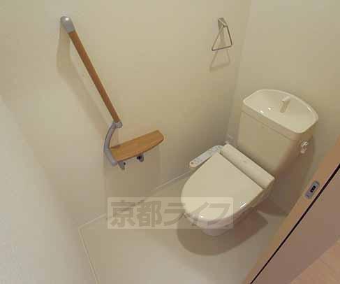 トイレ　ウォシュレット付トイレです