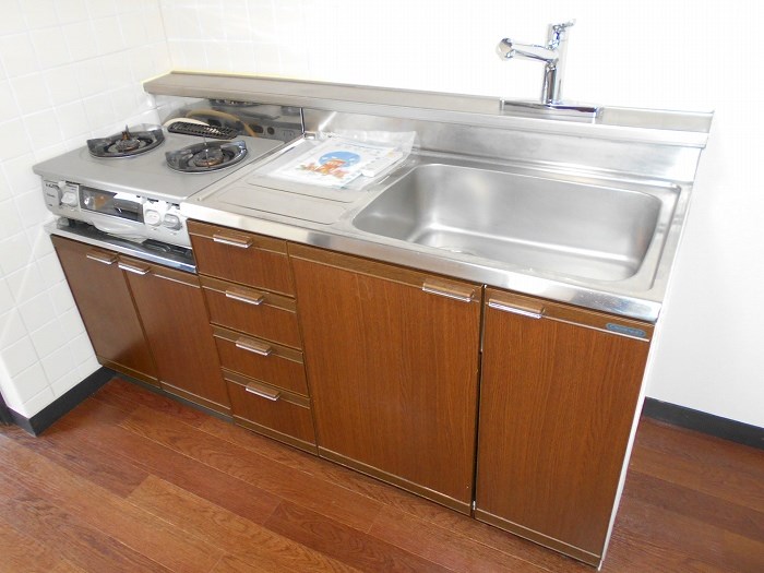 キッチン　同物件別部屋参考写真です