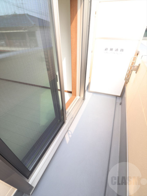 バルコニー　明るいバルコニー