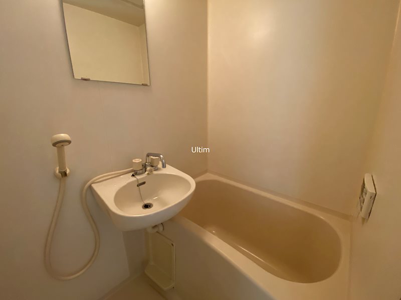 バス・シャワールーム　別部屋のお写真です。ご参考までに！