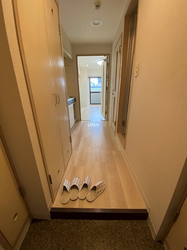 玄関　別部屋のお写真です。ご参考までに！