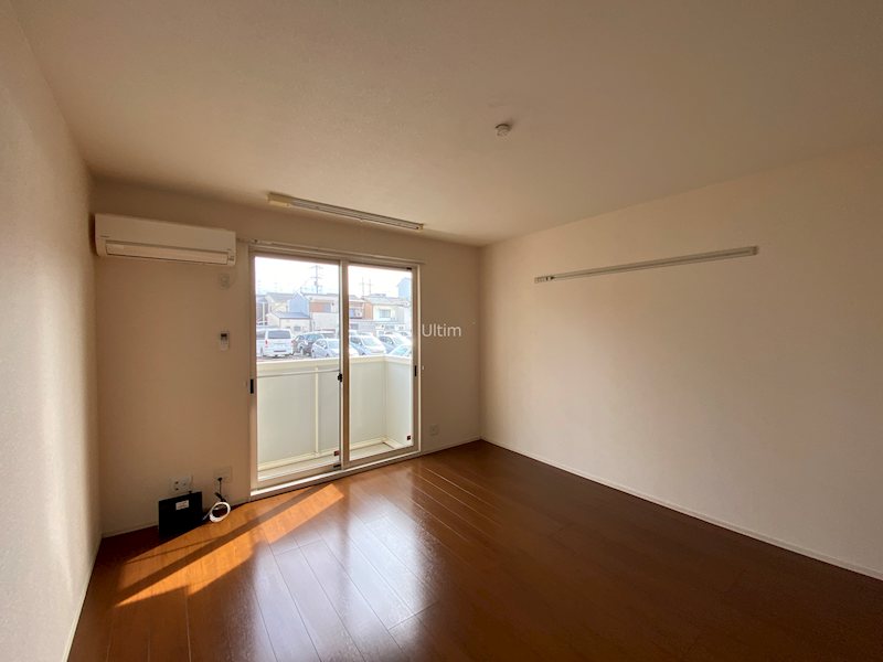 居室・リビング　※別のお部屋のお写真です。御参考までに。