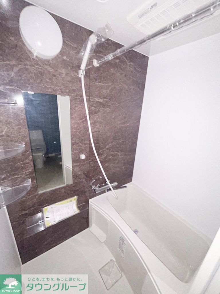 バス・シャワールーム　ニー