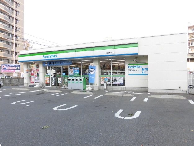 コンビニ　ファミリーマート福岡渡辺通五丁目店（コンビニ）まで158m
